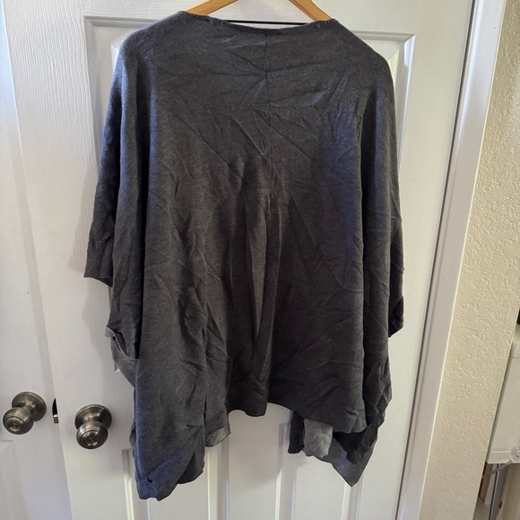 Lululemon Wrap with Buttons to create a cardigan. - Picture 2 of 8